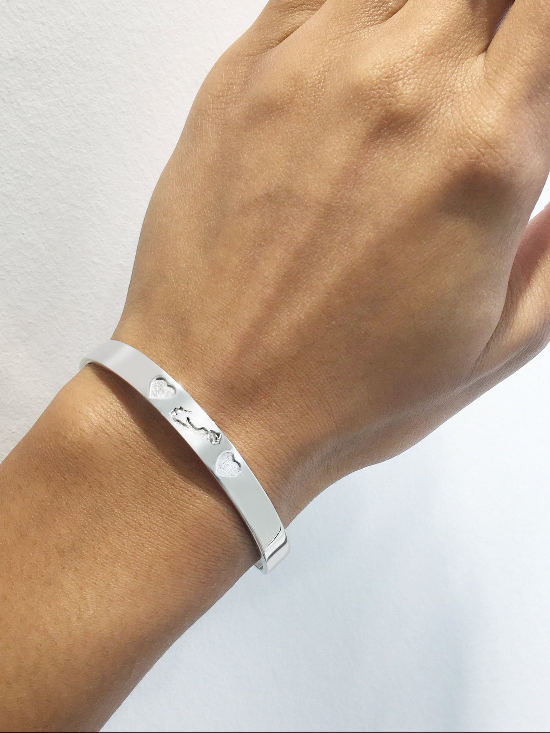 Love Bermuda Adjustable Bangle